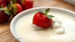 Melted White Chocolate Sauce for Sweet Strawberries