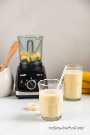 Blend Pineapple Banana Smoothie Delight steps